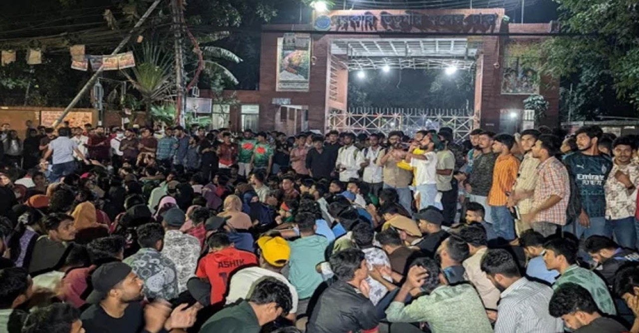 শিক্ষা উপদেষ্টার বক্তব্য প্রত্যাখ্যান, কঠোর আন্দোলনের হুঁশিয়ারি