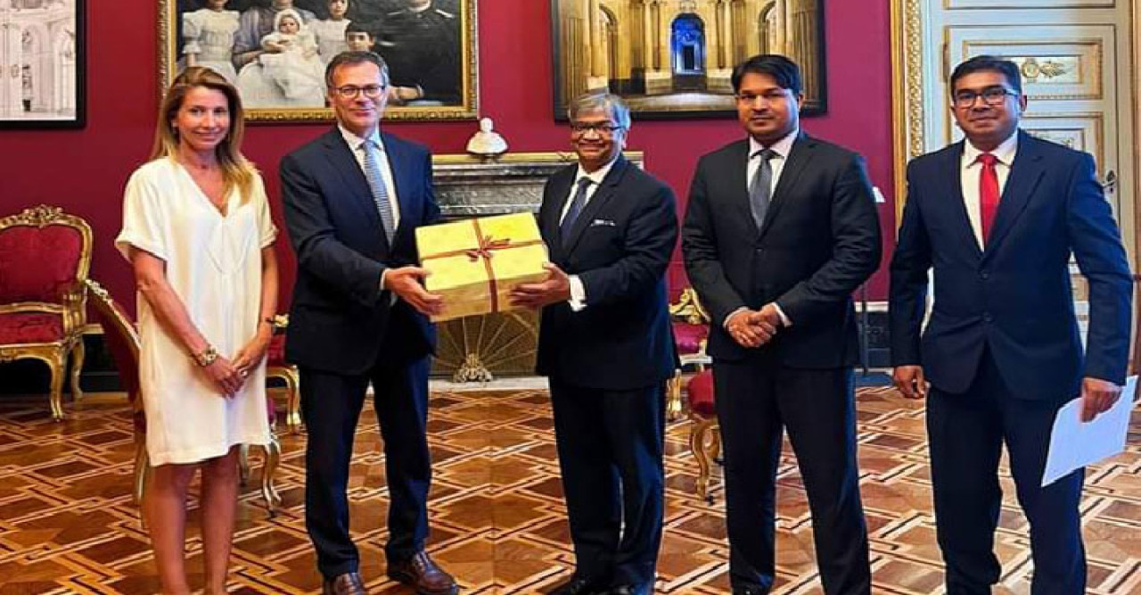 ইতা‌লির রাষ্ট্রপ‌তি-প্রধানমন্ত্রীকে আম পাঠালেন শেখ হাসিনা