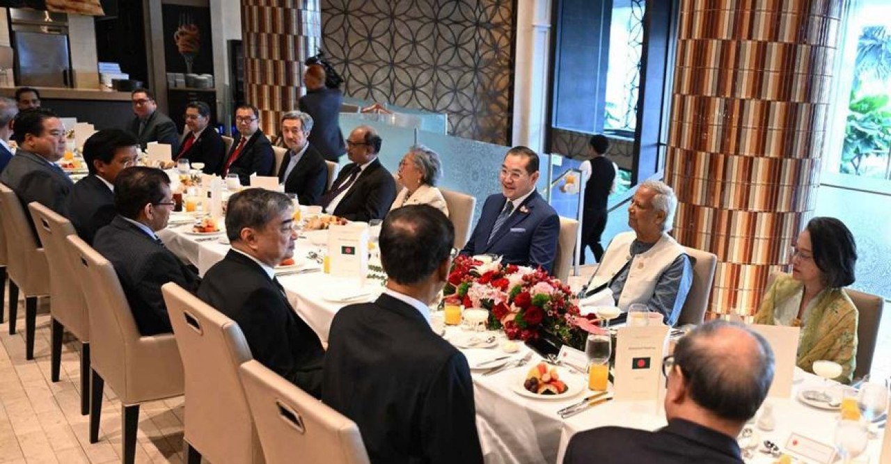 থাই বিশিষ্টজনদের সঙ্গে প্রধান উপদেষ্টার বৈঠক