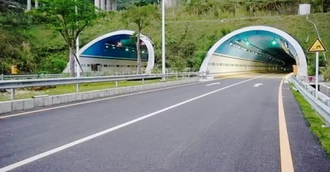 কর্ণফুলী টানেল আয়ের চেয়ে ব্যয় তিনগুণ বেশি, বছরে ঋণ শোধ ৩০০ কোটি টাকা