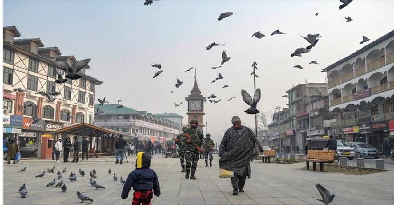 ৩৭০ ধারায় যেসব বিশেষ মর্যাদা বা অধিকার পেত জম্মু-কাশ্মীর