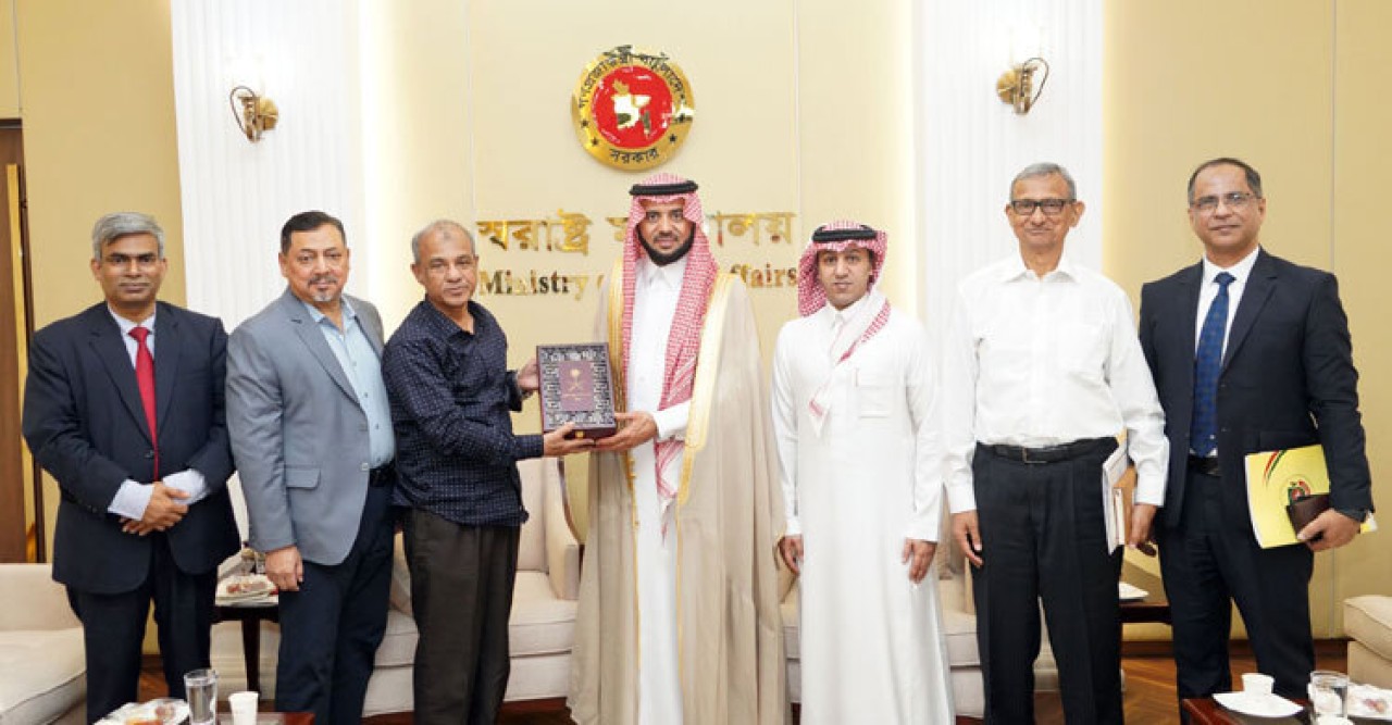 আরও জনশক্তি নিতে সৌদি রাষ্ট্রদূতকে আহ্বান স্বরাষ্ট্র উপদেষ্টার