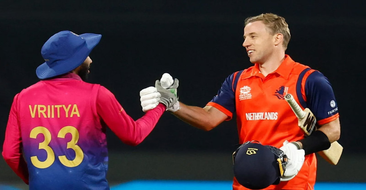 শ্বাসরুদ্ধকর ম্যাচে আরব আমিরাতকে হারাল ডাচরা