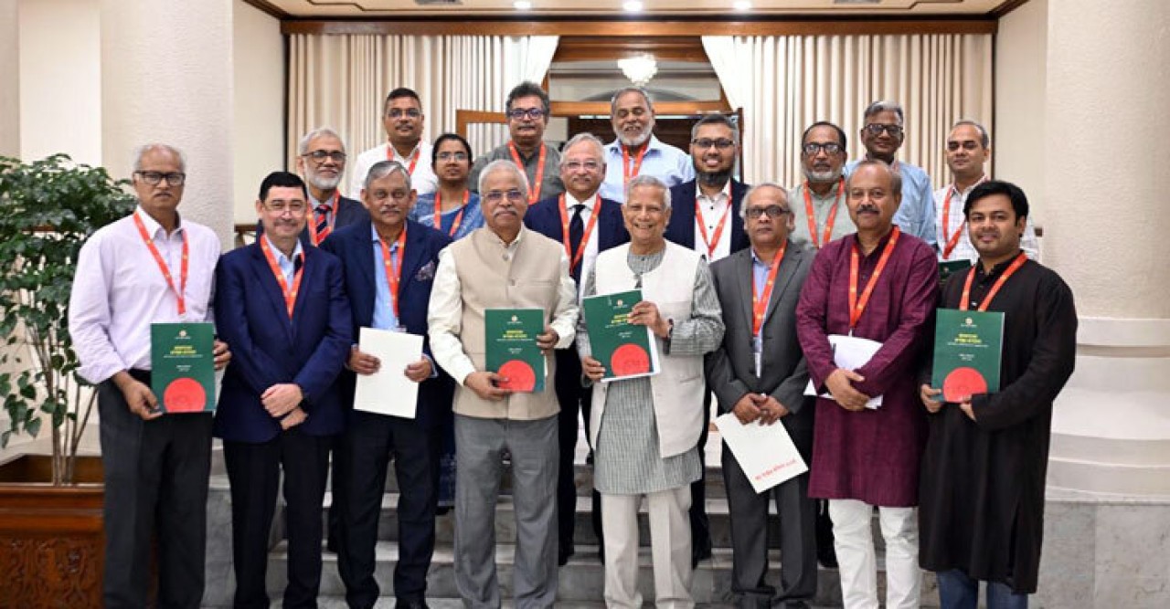 শ্রমিকদের আইনি সুরক্ষা ও স্থায়ী শ্রম কমিশন গঠনের সুপারিশ