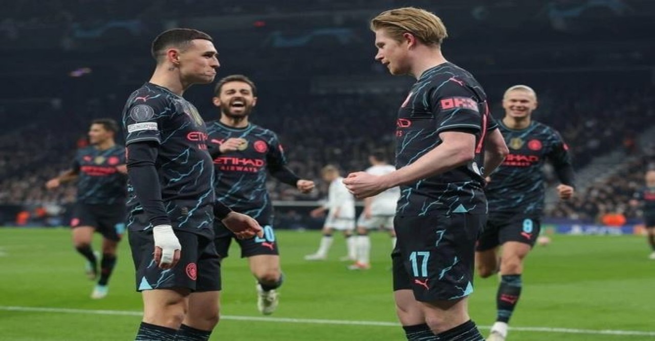 দাপুটে জয়ে এগিয়ে গেল ম্যান সিটি