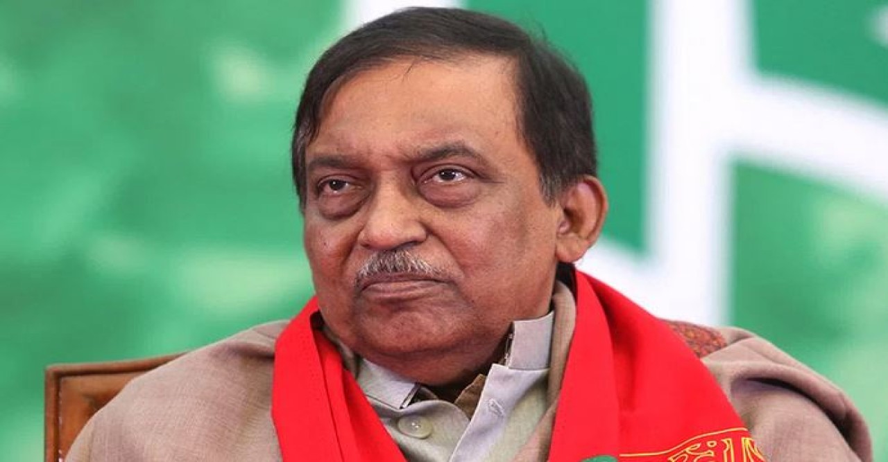 আসাদুজ্জামান খান ও তার পরিবারের সদস্যদের বিরুদ্ধে দুদকের মামলা