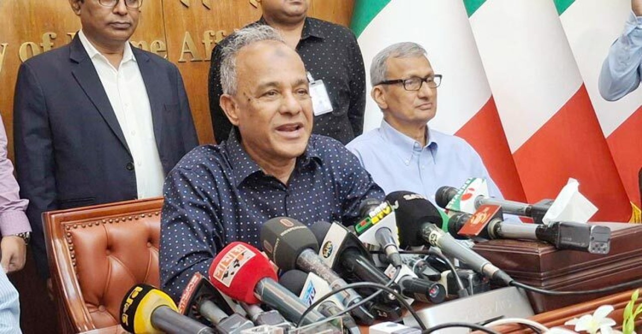 ভবিষ্যতে এমন হামলার চেষ্টা করলে কোনো ছাড় দেওয়া হবে না: উপদেষ্টা