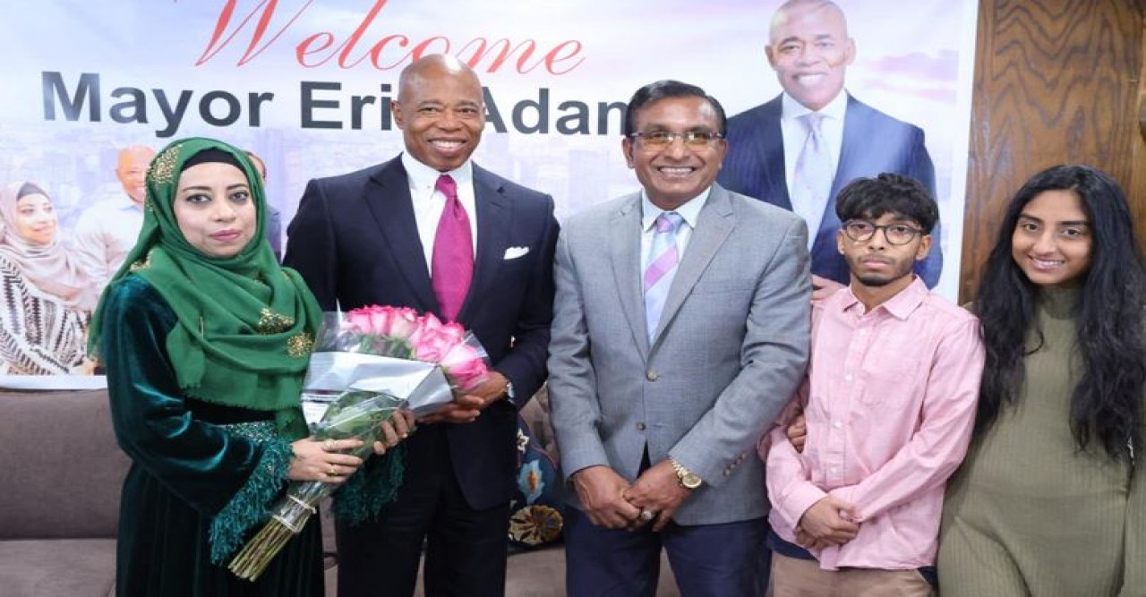 নিউইয়র্কে বসবাসরত বাংলাদেশি কমিউনিটির  ব্যক্তিদের সঙ্গে সৌজন্য বৈঠক করেছেন মেয়র এরিক এডামস