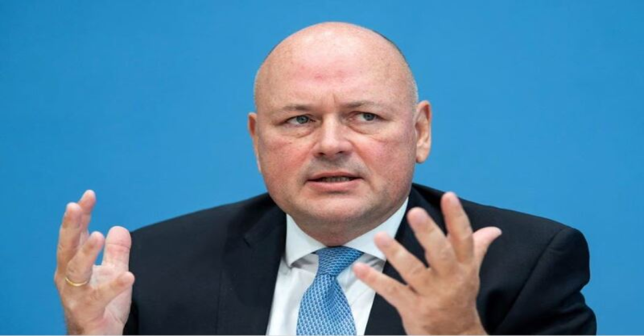 রাশিয়া সংযোগের জন্য জার্মানির সাইবার সিকিউরিটি প্রধান বরখাস্ত