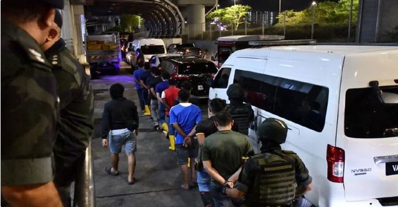 মালয়েশিয়ায় ৭ বাংলাদেশিসহ ১০৮ অভিবাসী আটক