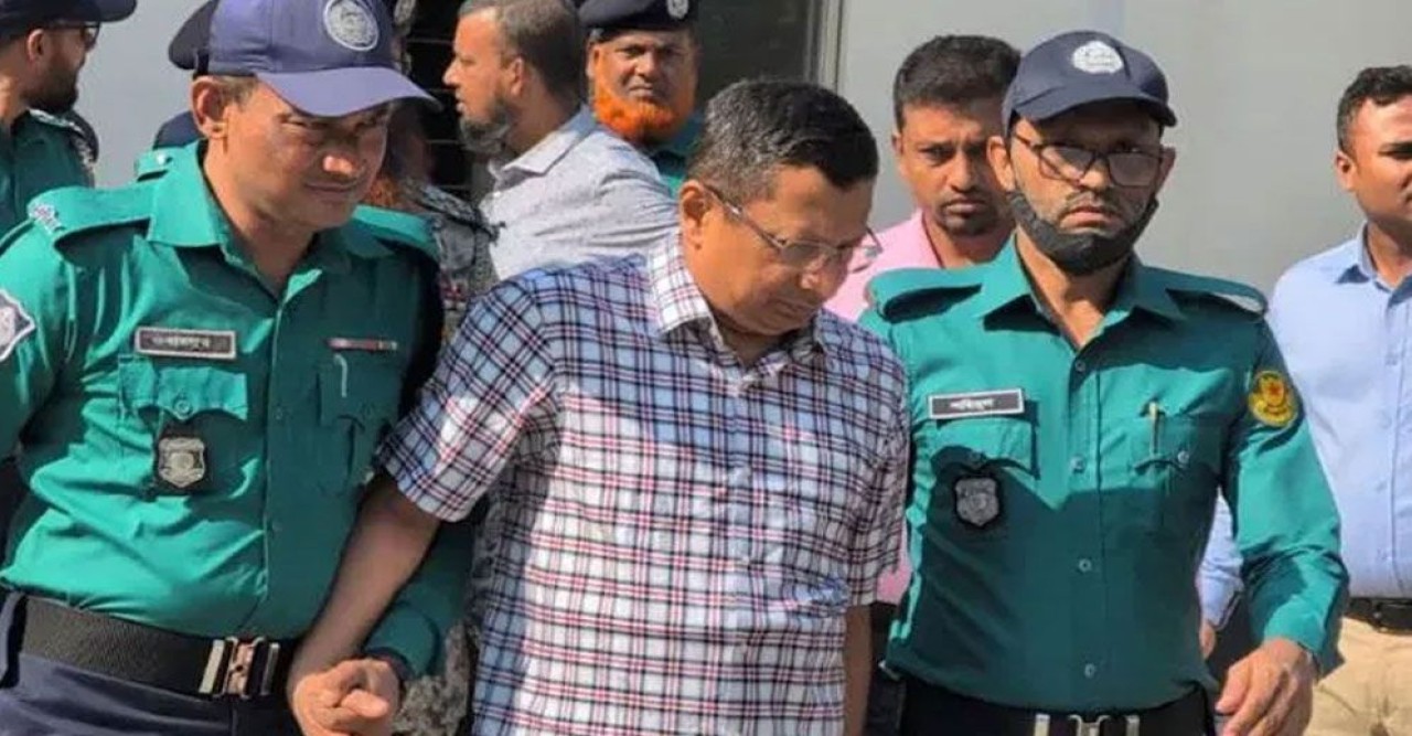 ট্রাইব্যুনালে হাজির করা হলো সাবেক আইজিপি মামুনকে