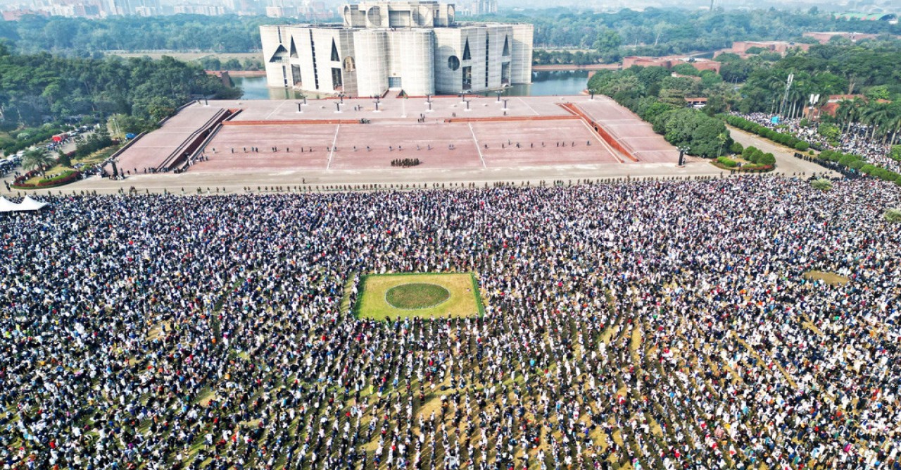 এক নক্ষত্রের রাজসিক বিদায়