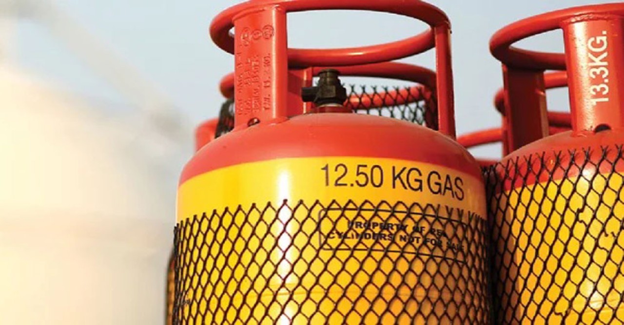 এলপি গ্যাসের দাম বাড়বে না কমবে, সিদ্ধান্ত বিকেলে