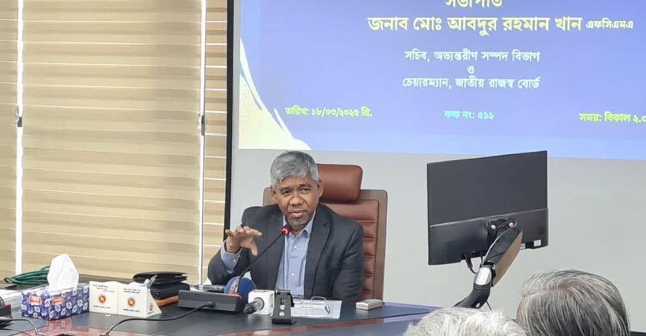 সিগারেটের দাম বাড়ালে খুশি হয়, কর বাড়ালে খুশি হয় না -এনবিআর চেয়ারম্যান