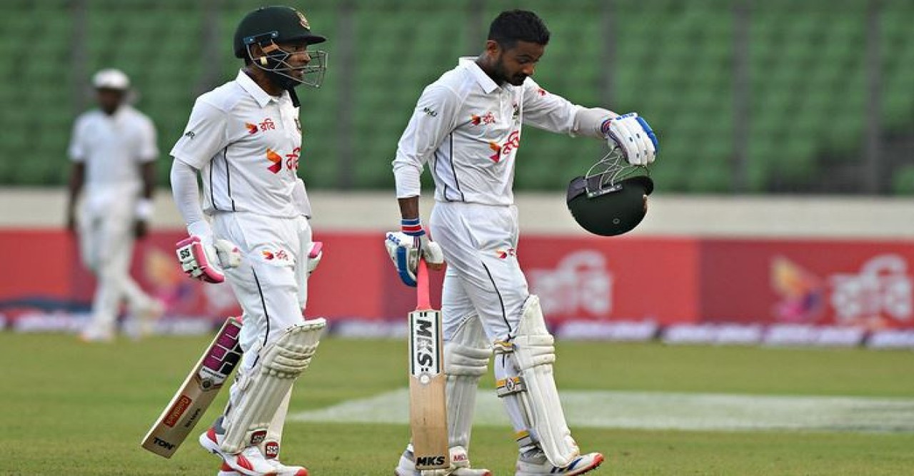 হারের শঙ্কা নিয়ে দ্বিতীয় দিন শেষ করল বাংলাদেশ