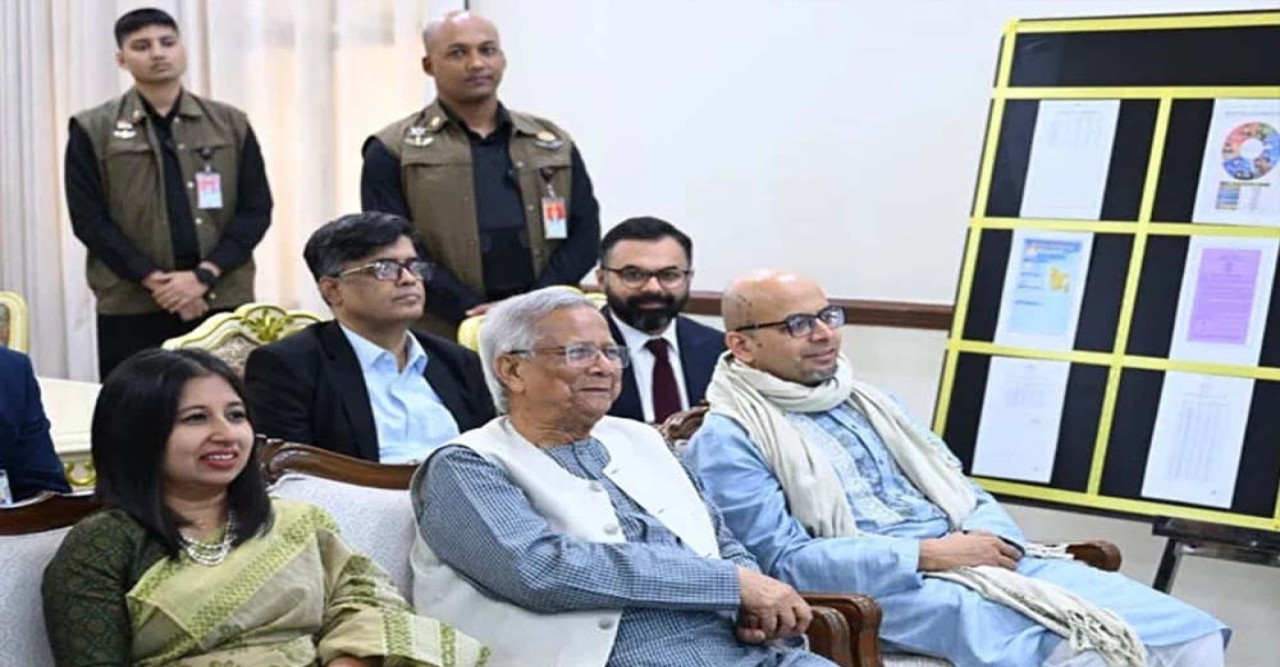 ভোটদানের সার্বিক চিত্র পর্যবেক্ষণ করেন প্রধান উপদেষ্টা