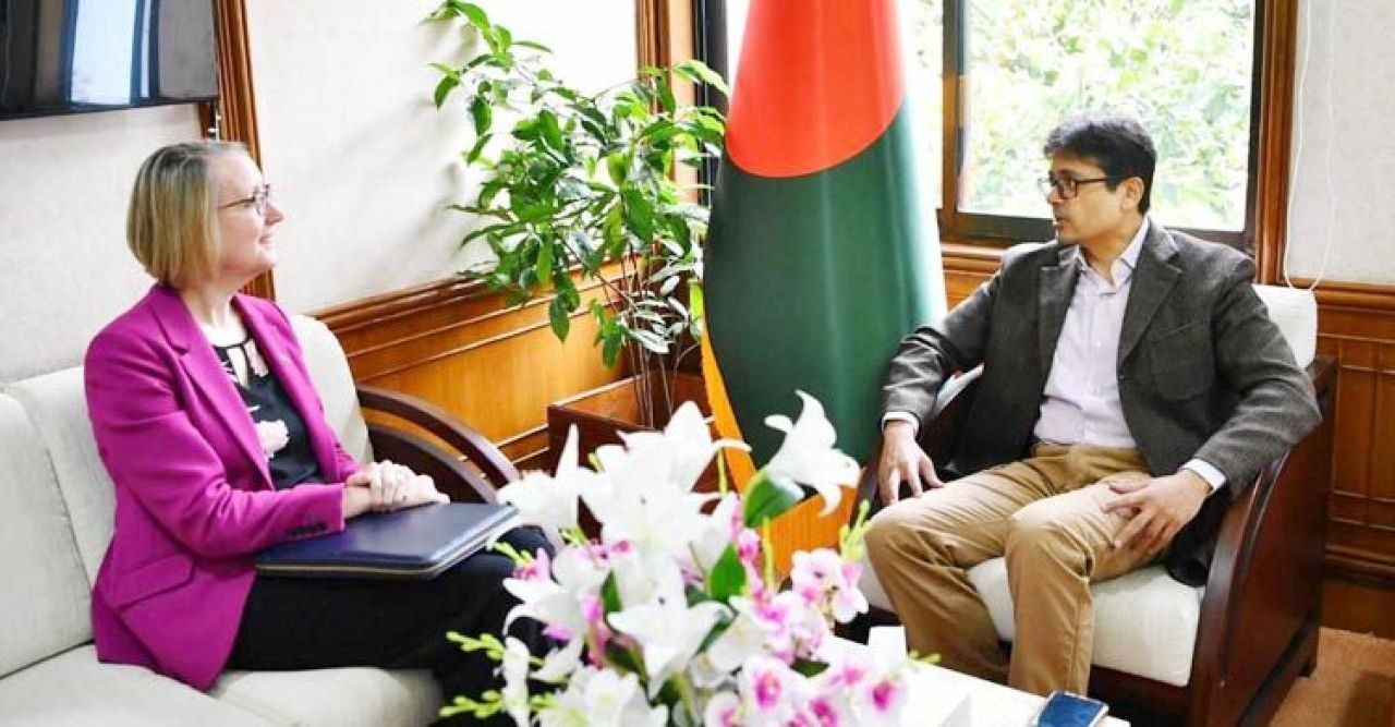 প্রধান উপদেষ্টার বিশেষ দূতের সঙ্গে ব্রিটিশ হাইকমিশনারের সাক্ষাৎ