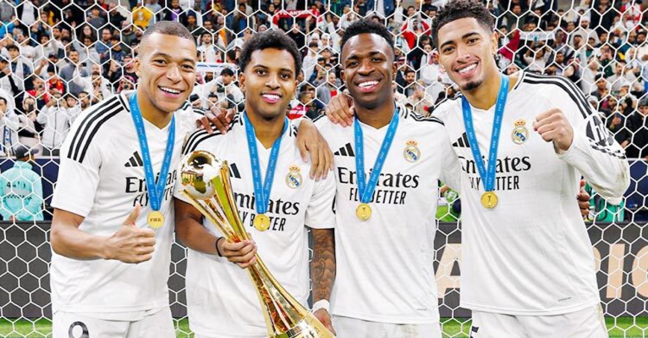 মেক্সিকোর ক্লাব পাচুকাকে ৩-০ গোলে হারিয়ে  আন্ত:মহাদেশীয়  চ্যাম্পিয়ন রিয়াল মাদ্রিদ