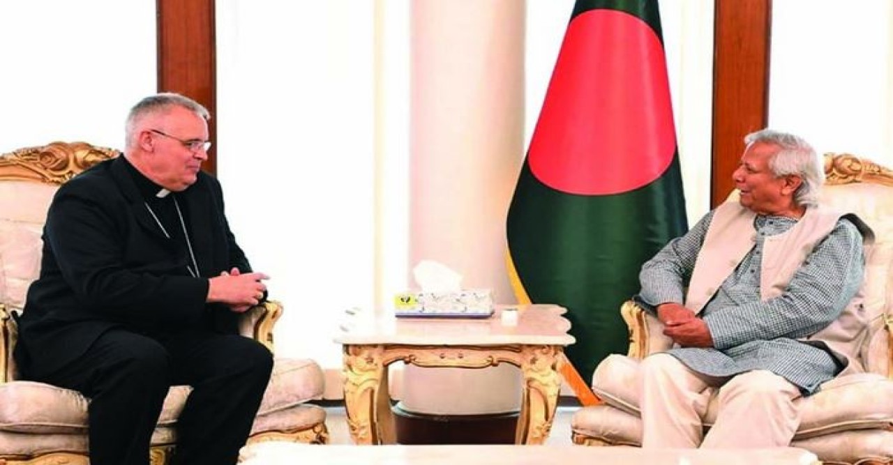 প্রধান উপদেষ্টার সঙ্গে ভ্যাটিকান রাষ্ট্রদূতের সাক্ষাৎ