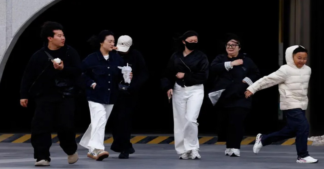 চীনে ৮৩৮ ফ্লাইট বাতিল, ট্রেন চলাচল বন্ধ