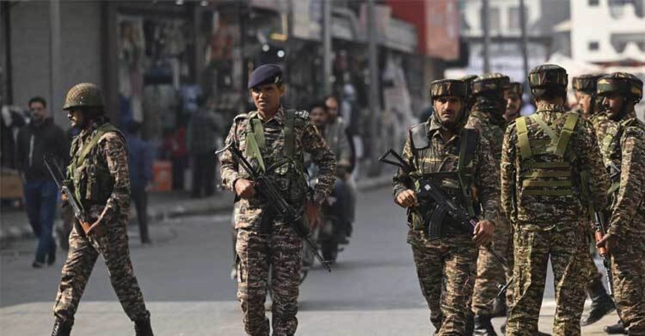 কাশ্মীরে পর্যটকদের লক্ষ্য করে বন্দুক হামলা, নিহত ৫