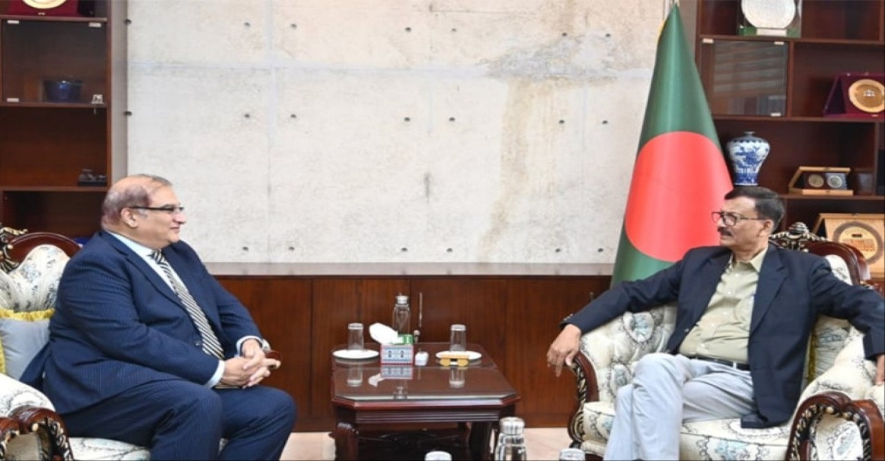 পররাষ্ট্র উপদেষ্টার সঙ্গে পাকিস্তানি হাইকমিশনারের সৌজন্য সাক্ষাৎ