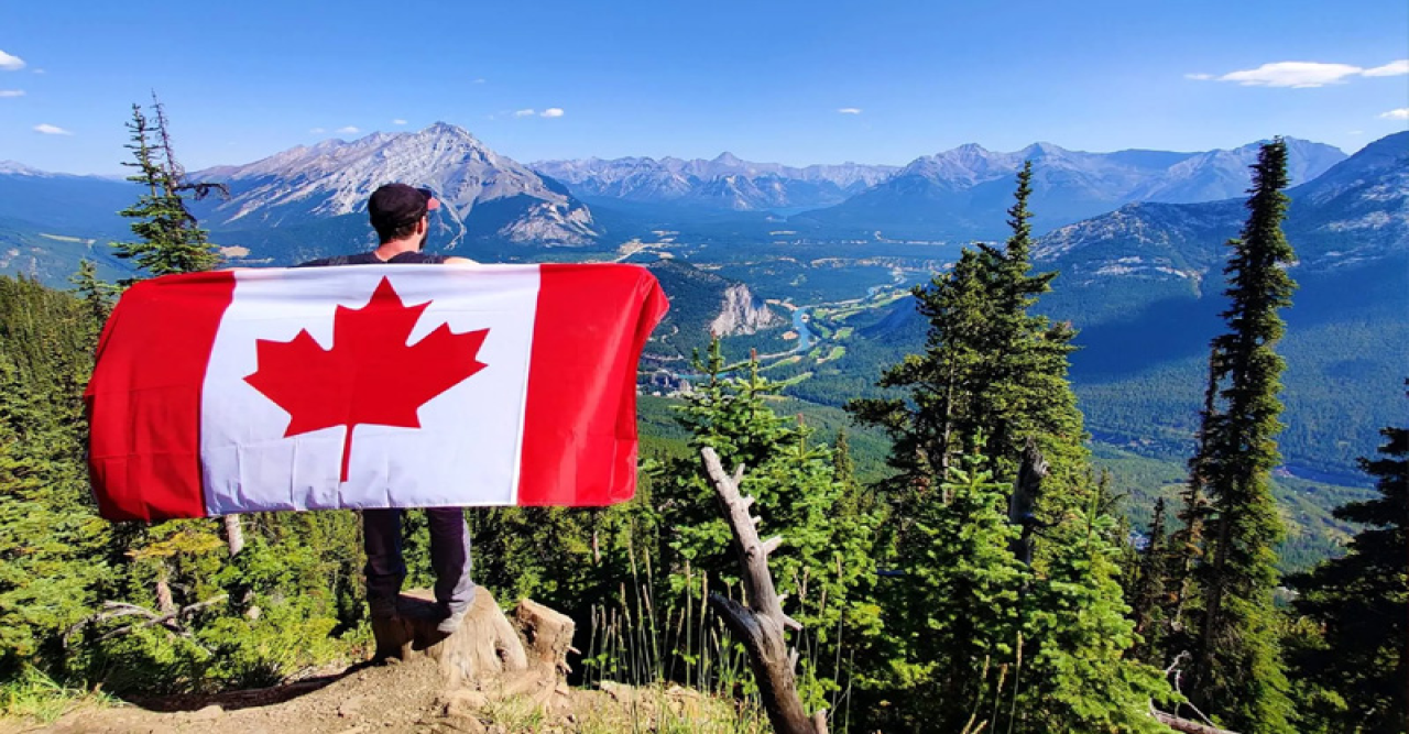 তীব্র শ্রমের ঘাটতি, রেকর্ড সংখ্যক অভিবাসী নেবে কানাডা
