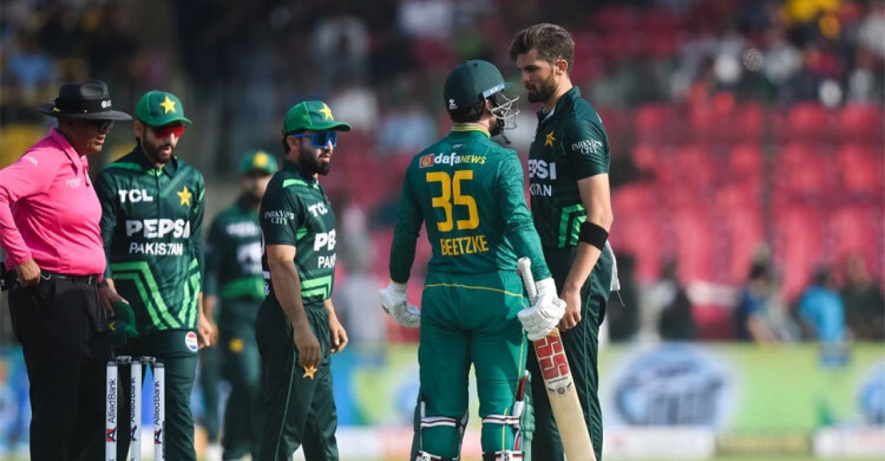 দক্ষিণ আফ্রিকার রানপাহাড়, কঠিন পাকিস্তানের ফাইনালের পথ