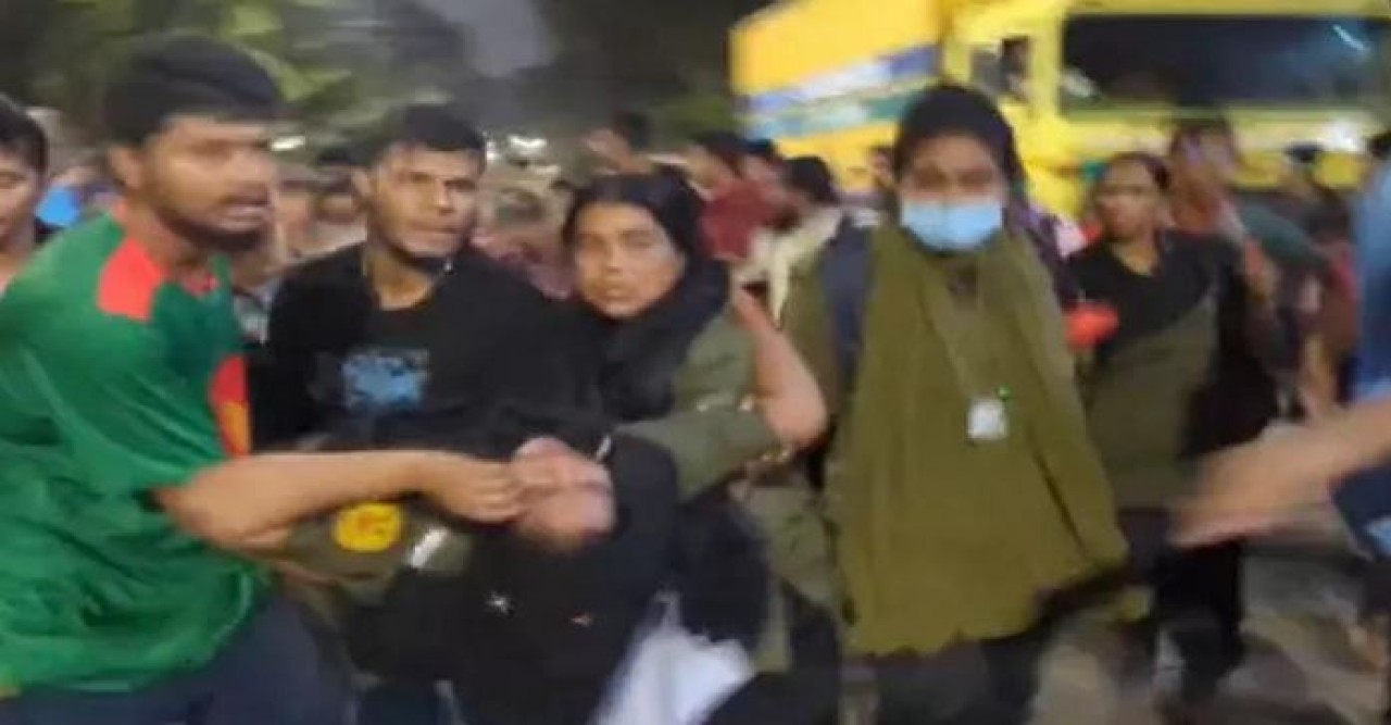 সচিবালয় এলাকায় আনসার-শিক্ষার্থীদের সংঘর্ষ, আহত ২০