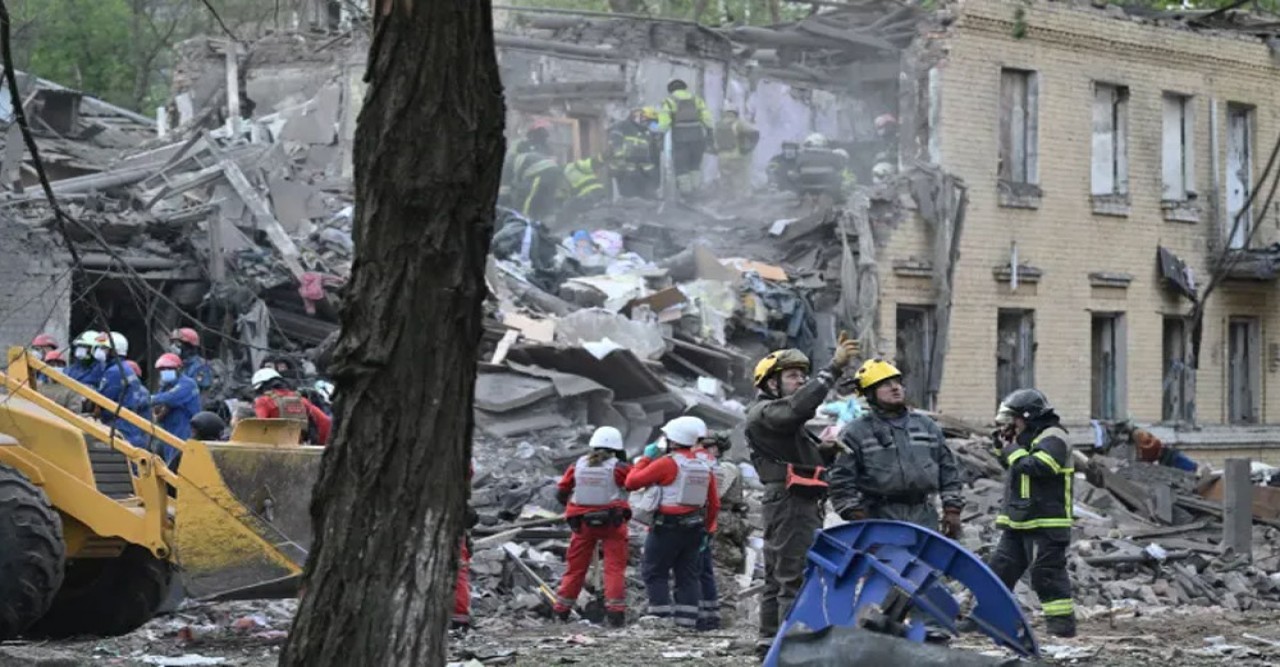 রাশিয়ার ড্রোন-মিসাইল হামলায় ইউক্রেনে নিহত বেড়ে ১২