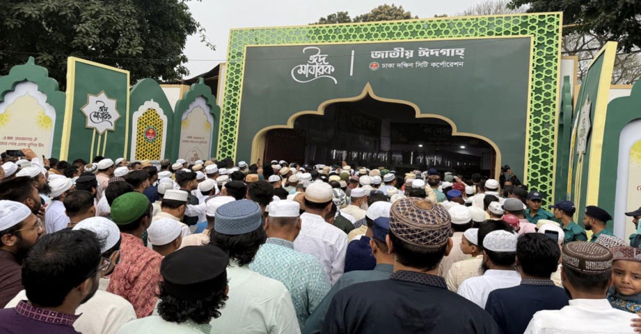 জাতীয় ঈদগাহে ঈদুল ফিতরের প্রধান জামাত অনুষ্ঠিত