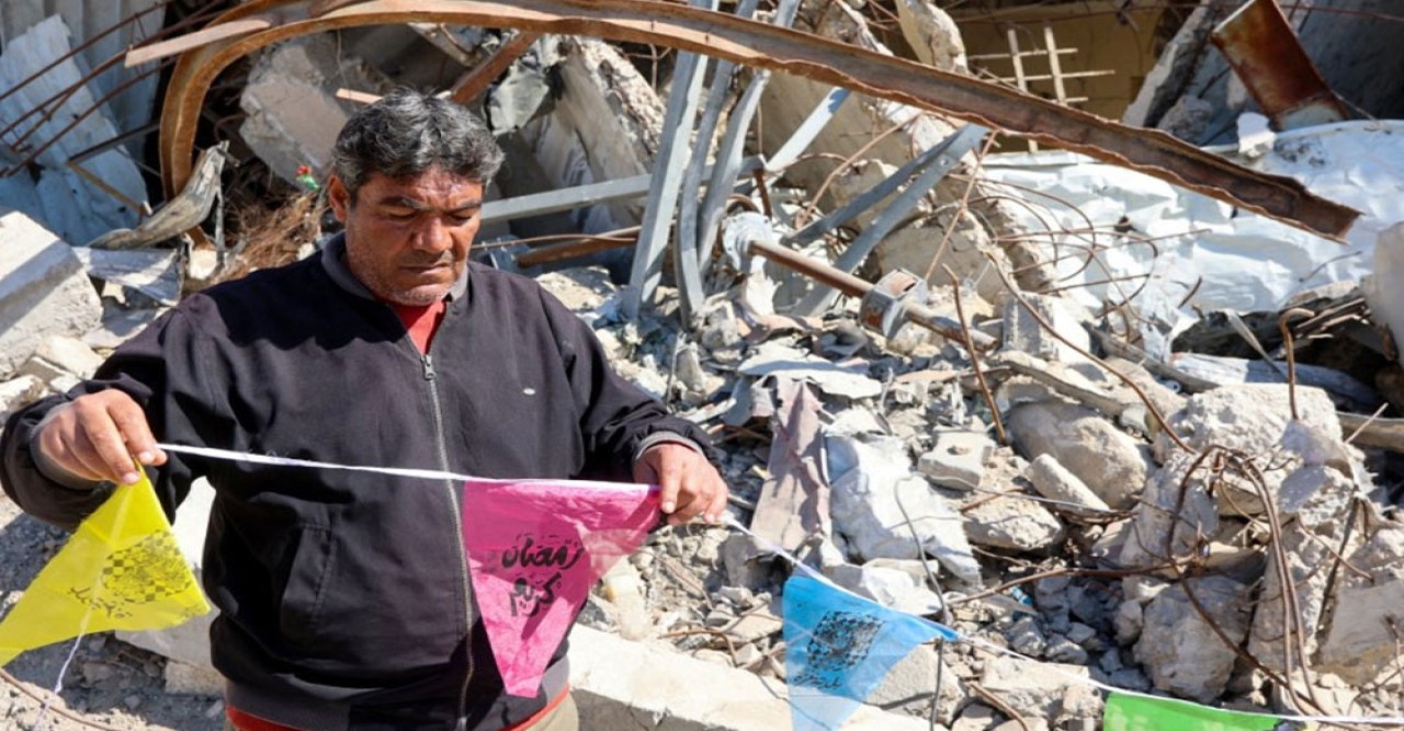 ধ্বংসস্তূপের মধ্যে রমজান মাসকে স্বাগত জানাতে প্রস্তুতি নিচ্ছে গাজাবাসী