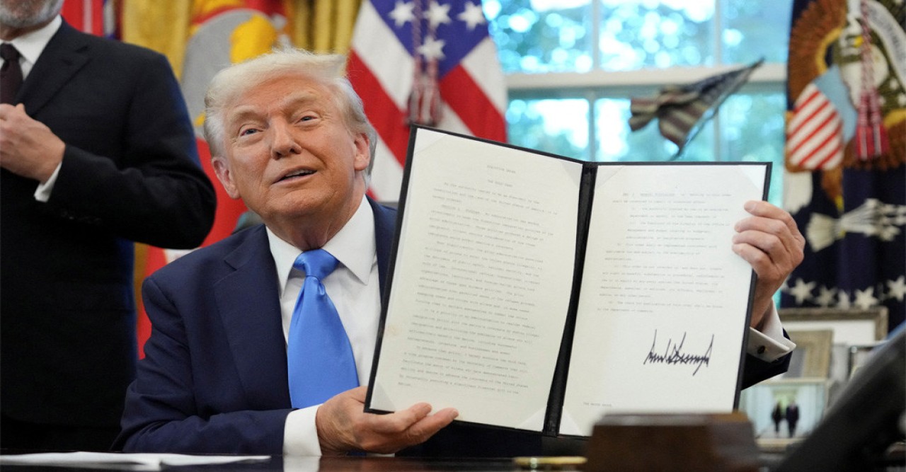 মার্কিন এইচ-১বি ভিসায় নতুন ফি, বিপাকে ভারতীয়রা