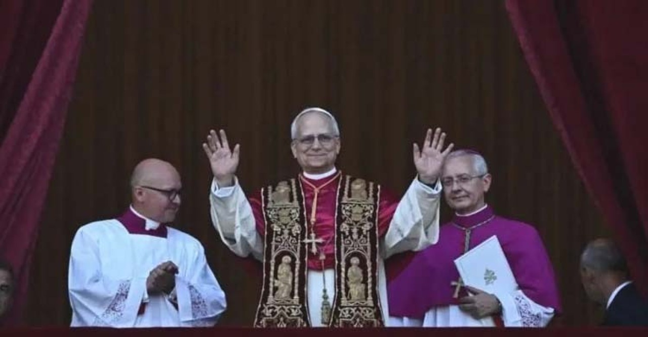 নতুন পোপ হলেন রবার্ট প্রেভোস্ট