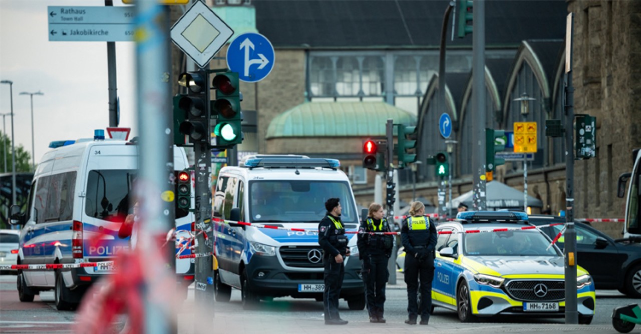 জার্মানিতে রেলস্টেশনে ছুরি হামলা, আহত ১৮