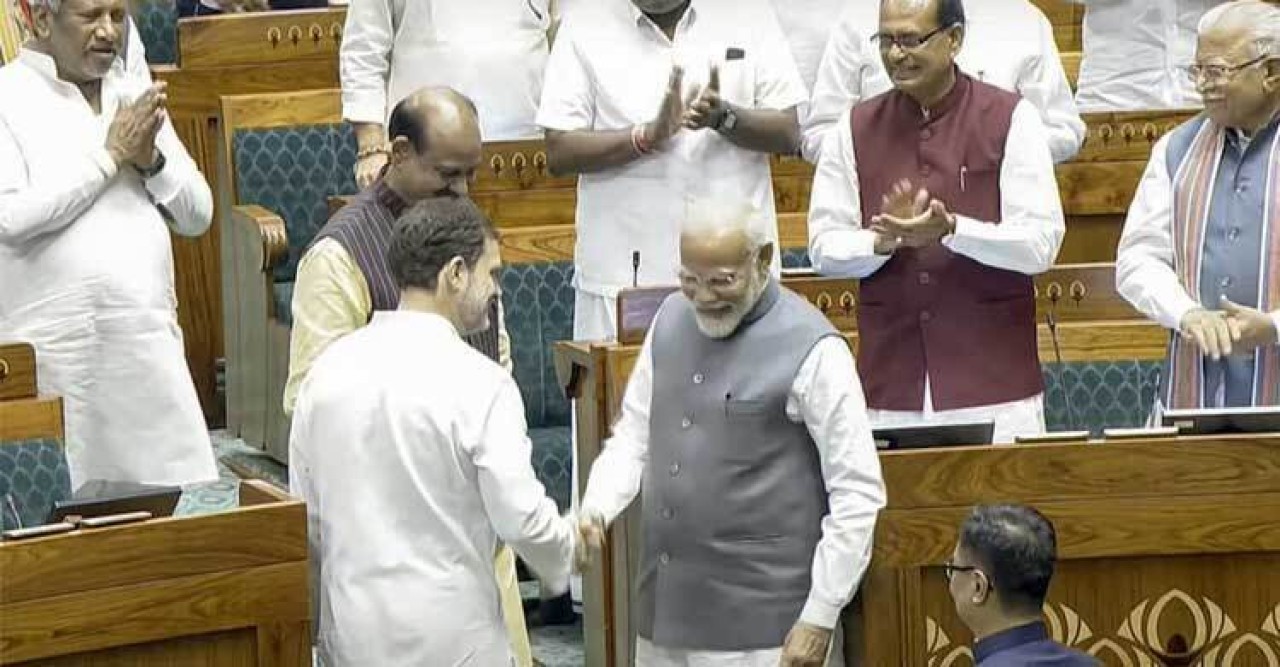 কাশ্মীরে হামলা মোদী সরকারের পাশে দাঁড়ালো বিরোধীদলগুলো