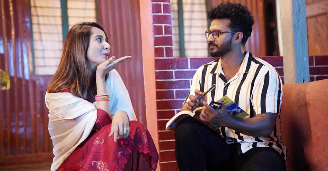 শিক্ষক-ছাত্রীর প্রেমের গল্পে ফারহান-ফারিণ!