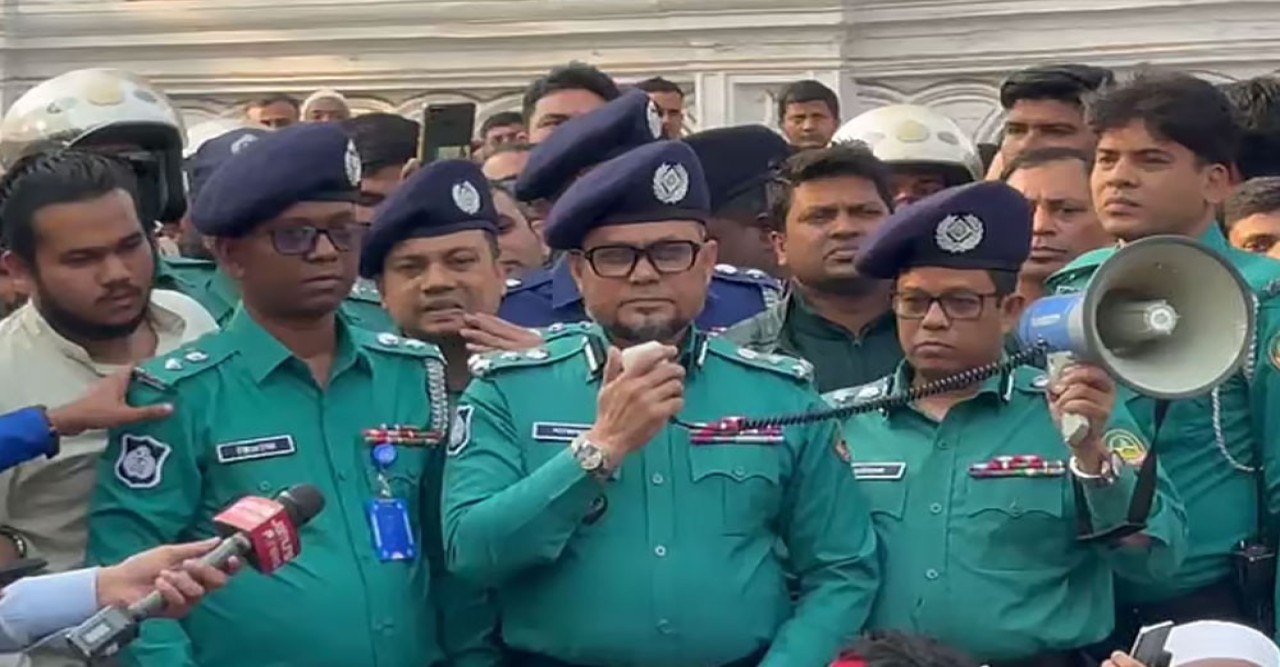 গাজীপুরে হামলা : ওসি প্রত্যাহার, ক্ষমা চাইলেন পুলিশ কমিশনার