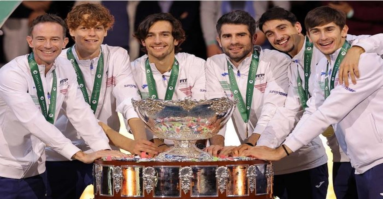 ৪৭ বছর পর শিরোপা উৎসব ইতালির