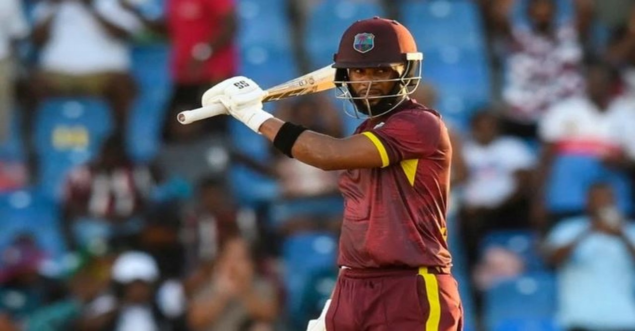 ম্যাচ জিতিয়ে কেন ধোনির কথা বললেন হোপ?