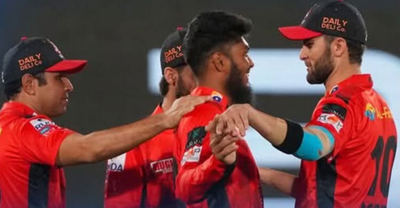 পিএসএলে সুযোগ পেয়েই ম্যাচ জেতানো বোলিং রিশাদের