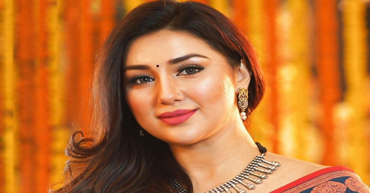 ঈদের পরে একটা ধামাকা নিউজ দেব : অপু বিশ্বাস