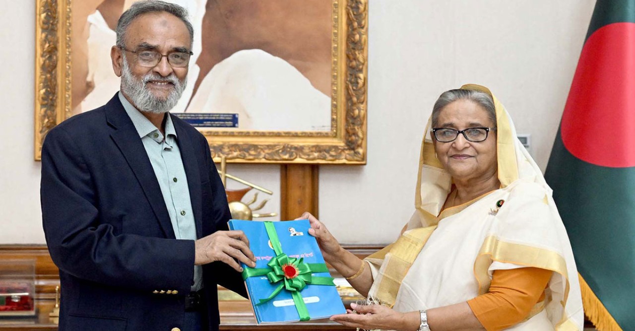 প্রধানমন্ত্রীর কাছে ৪৭টি অডিট রিপোর্ট হস্তান্তর সিএজি’র