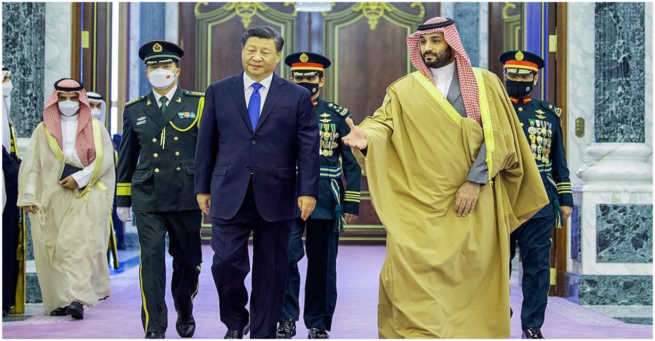 আমেরিকা ছেড়ে চীনের সঙ্গে কেন গাঁটছড়া বাঁধছে সৌদি?
