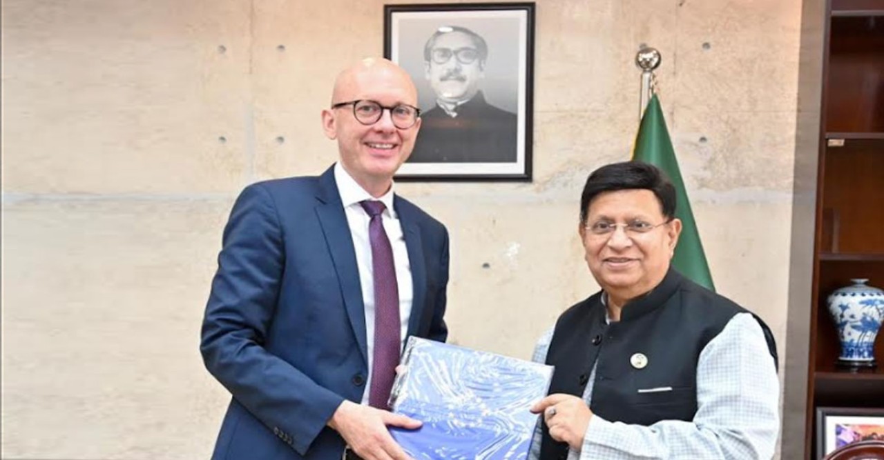 নির্বাচন নিয়ে সরকারের প্রতিশ্রুতির কথা ইইউকে জানালেন মোমেন