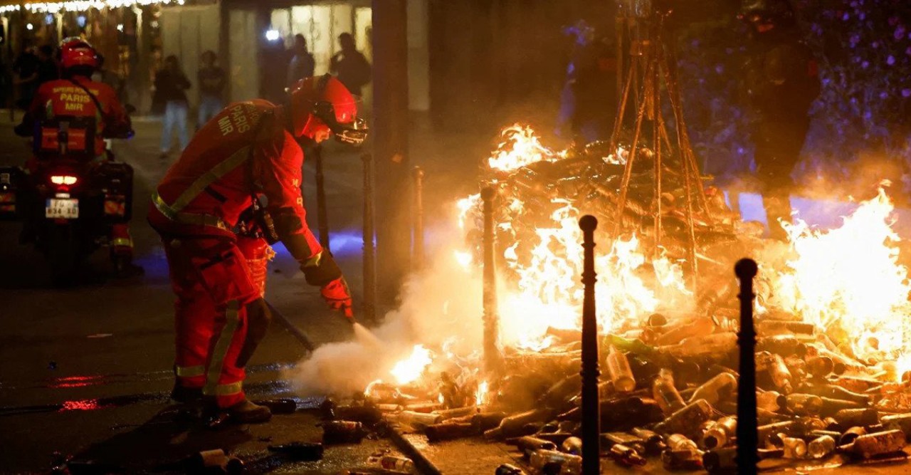 নিয়ন্ত্রণের বাইরে ফ্রান্সের বিক্ষোভ