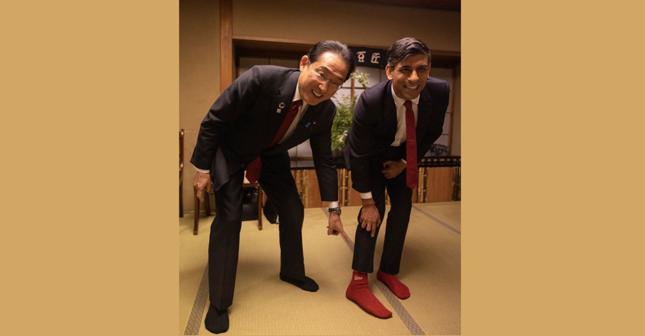 ঋষি সুনাকের ‘লাল মোজা’ নিয়ে জাপানিদের মাতামাতি