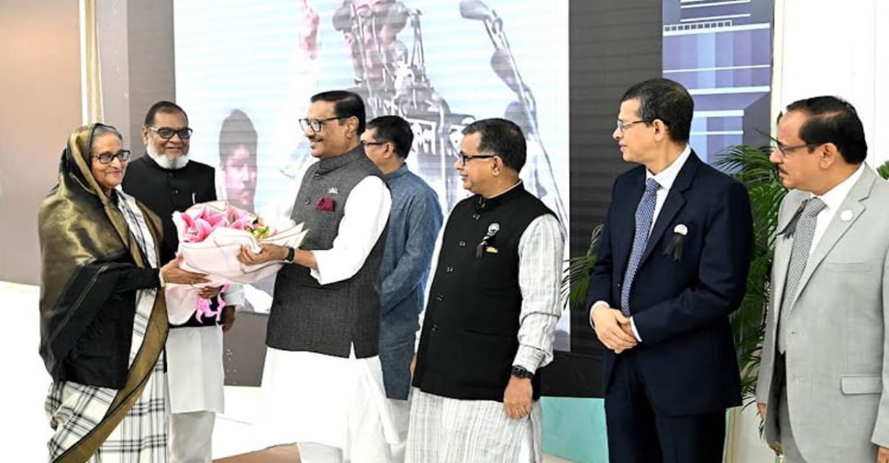 জোহানেসবার্গ থেকে দেশে ফিরেছেন প্রধানমন্ত্রী