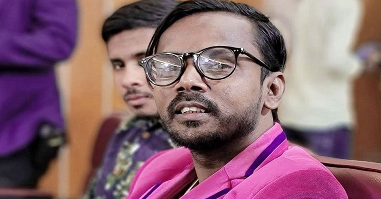 নির্বাচন করবেন হিরো আলম, কিনেছেন মনোনয়ন ফরম