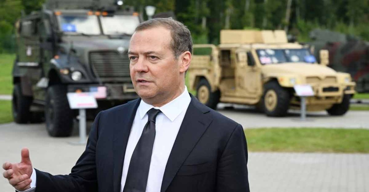 উক্রেনে যুদ্ধ স্থায়ী হতে পারে কয়েক দশক : মেদভেদেভ